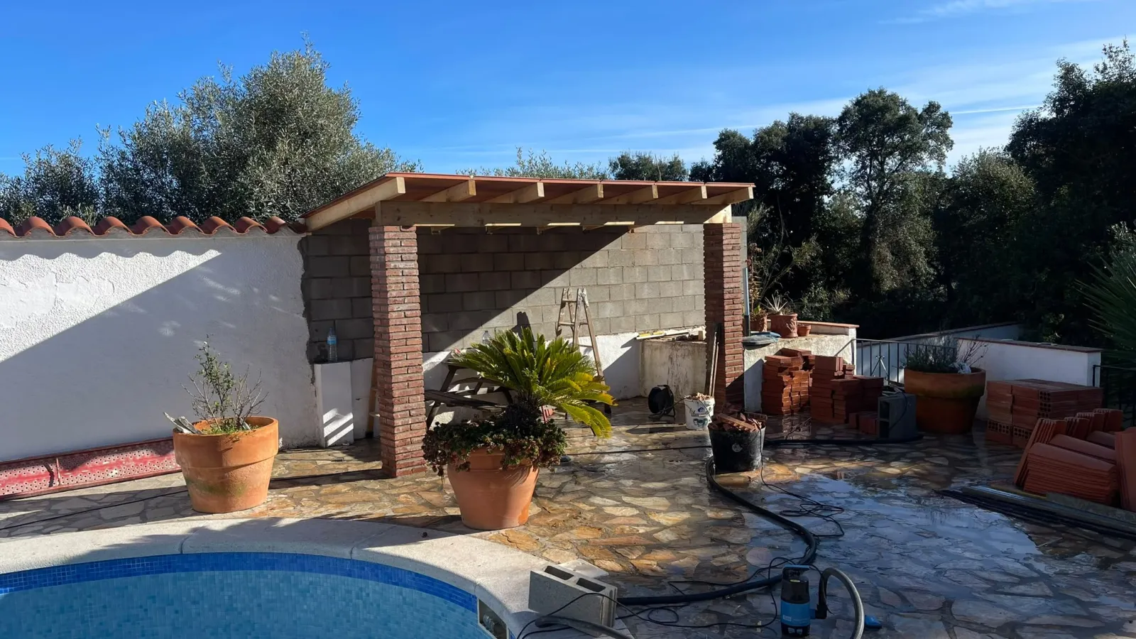 Construcción de pérgola de obra